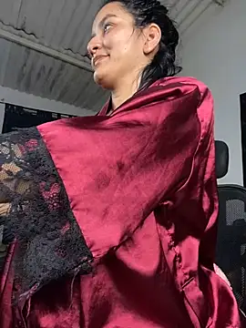 Snapshot of Lucia-Candy chatting on February 15, 3:52 am Lucia-Candy online show from February 15, 3:52 am