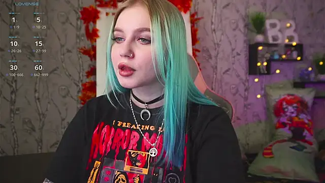 Snapshot of Moon_Valkyrie chatting on September 30, 8:19 am Moon Valkyrie online show from September 30, 8:19 am