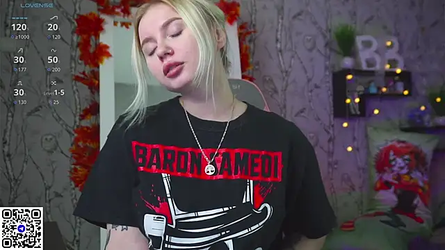 Snapshot of Moon_Valkyrie chatting on October 19, 11:22 am Moon Valkyrie online show from October 19, 11:22 am