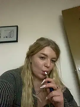 Snapshot of OdriOlsens chatting on December 26, 2:33 am OdriOlsens online show from December 26, 2:33 am
