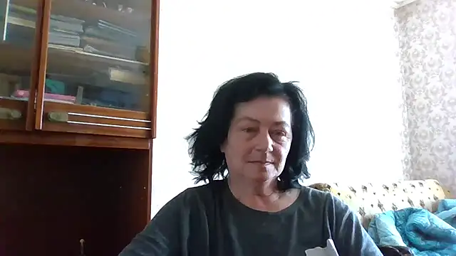 GypsiQueen2 online show from April 25, 6:05 am