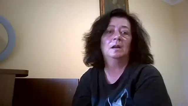 GypsiQueen2 online show from June 4, 5:30 pm