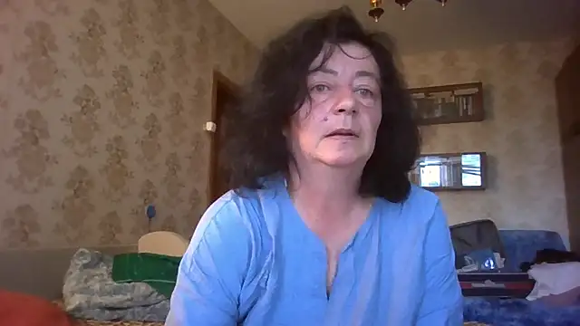 GypsiQueen2 online show from July 8, 5:01 am