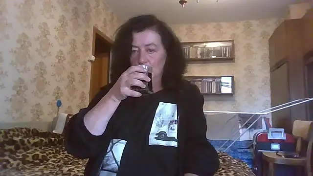 GypsiQueen2 online show from July 10, 4:20 pm