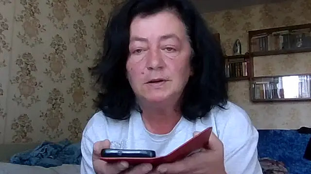 GypsiQueen2 online show from July 31, 9:52 am