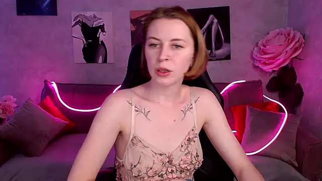 tiffany  burn online show from December 8, 5:39 am