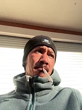 Snapshot of juniiorre chatting on December 18, 8:31 am juniiorre online show from December 18, 8:31 am