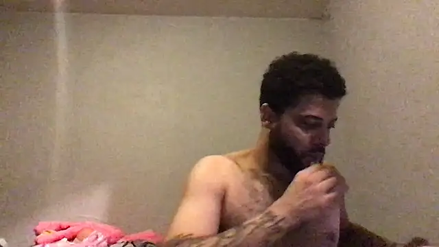 Snapshot of mondo29 chatting on February 18, 12:04 am mondo29 online show from February 18, 12:04 am