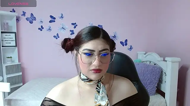 BRIATHOMAS online show from March 14, 12:17 am