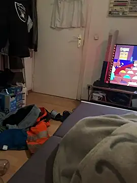 Snapshot of David19932908 chatting on December 9, 8:23 pm David19932908 online show from December 9, 8:23 pm