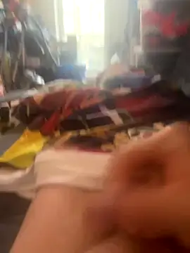 Snapshot of David19932908 chatting on October 19, 8:26 am David19932908 online show from October 19, 8:26 am