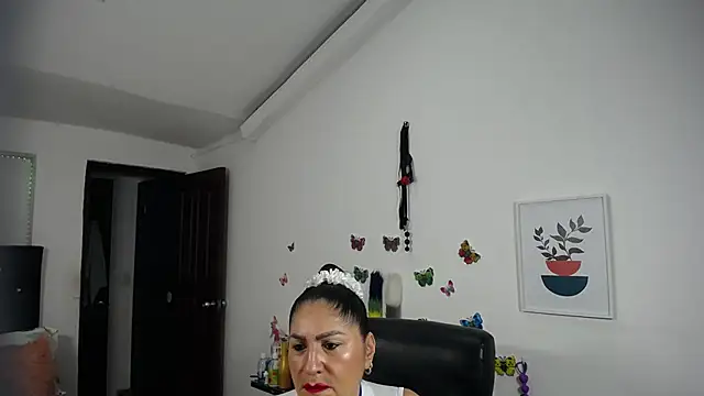 Snapshot of mature_bigboobs10 chatting on February 23, 4:39 am mature bigboobs10 online show from February 23, 4:39 am