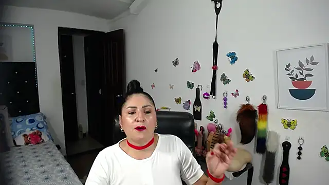 Snapshot of mature_bigboobs10 chatting on November 28, 4:04 am mature bigboobs10 online show from November 28, 4:04 am