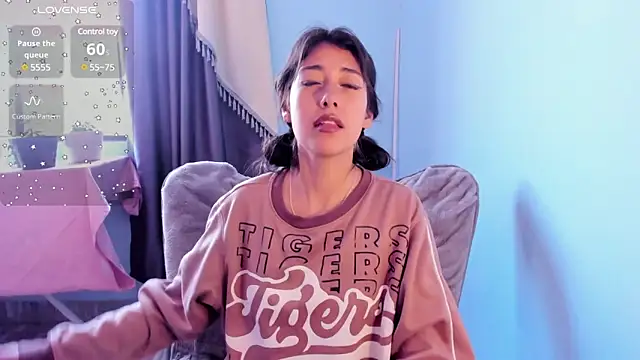 Snapshot of Scarlet_wd18 chatting on February 28, 9:44 pm Scarlet wd18 online show from February 28, 9:44 pm