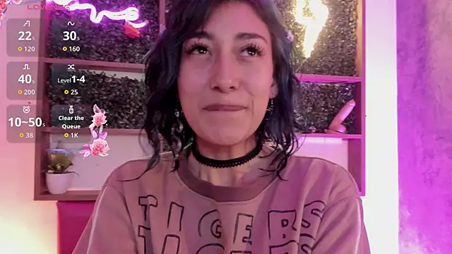 Snapshot of Scarlet_wd18 chatting on October 3, 5:04 am Scarlet wd18 online show from October 3, 5:04 am