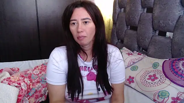 sara hott 1 online show from June 10, 2:27 pm