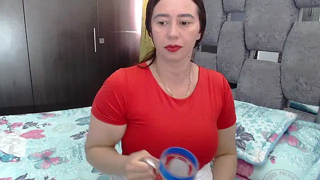 sara hott 1 online show from June 23, 3:43 pm