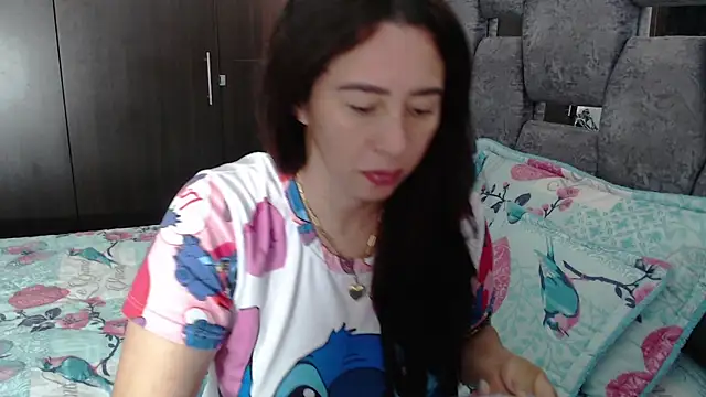 sara hott 1 online show from July 1, 1:56 pm