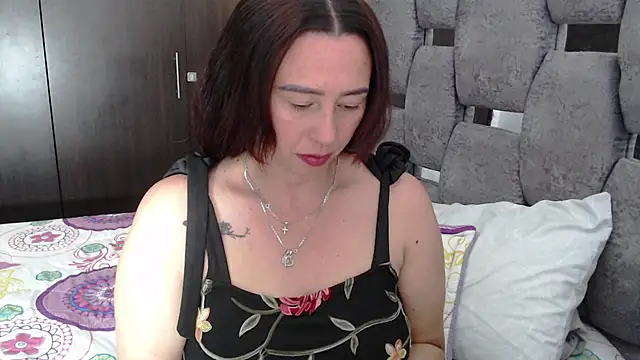 sara hott 1 online show from July 24, 8:18 pm