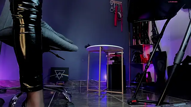 Snapshot of goddessalice chatting on November 13, 9:03 pm goddessalice online show from November 13, 9:03 pm