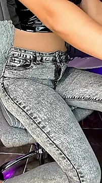 Snapshot of goddessalice chatting on November 26, 7:04 pm goddessalice online show from November 26, 7:04 pm