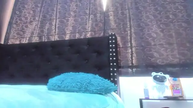 amareto queen online show from February 17, 6:36 pm