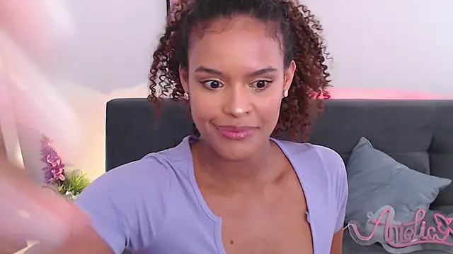 Amelia bss online show from February 10, 8:00 pm