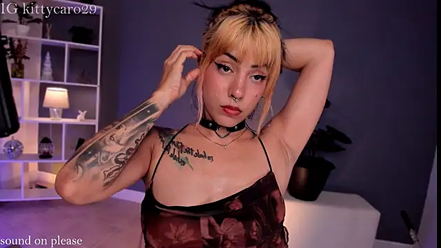 Snapshot of kitty_pruu chatting on February 11, 4:11 am kitty pruu online show from February 11, 4:11 am