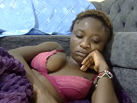 Snapshot of sweet_caci chatting on July 28, 3:21 pm sweet caci online show from July 28, 3:21 pm