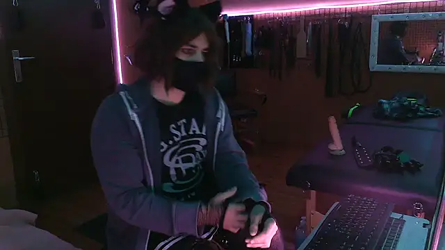 Snapshot of Ginny-the-bdsm-nympho chatting on November 27, 6:10 pm Ginny-the-bdsm-nympho online show from November 27, 6:10 pm