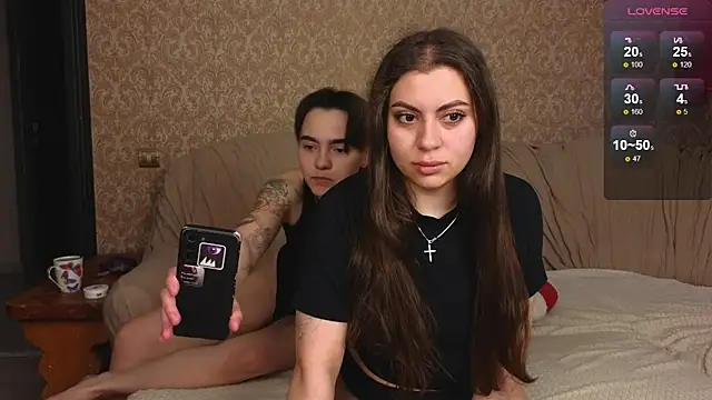 twobabesweet online show from May 11, 4:40 am