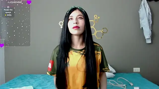 adriscute online show from January 19, 10:49 pm