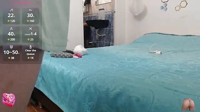 adriscute online show from March 13, 12:05 am