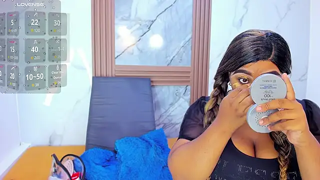 Snapshot of HannyMansonh chatting on October 31, 3:40 am HannyMansonh online show from October 31, 3:40 am