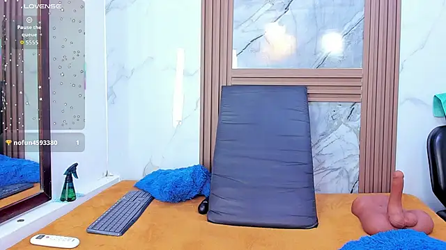 Snapshot of HannyMansonh chatting on November 29, 3:37 pm HannyMansonh online show from November 29, 3:37 pm