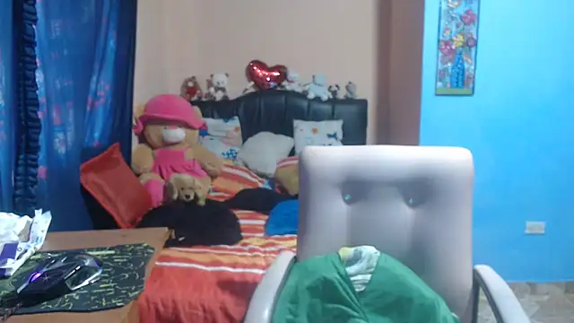 milfeddy  online show from March 2, 5:25 pm