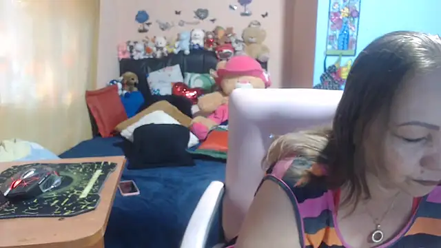 milfeddy  online show from October 7, 12:35 pm