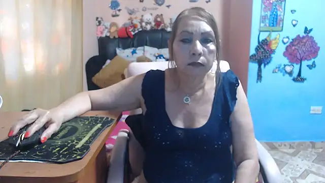 milfeddy  online show from June 3, 9:20 pm