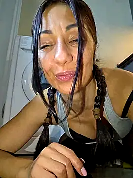 LeticiaWoods online show from January 5, 5:27 pm