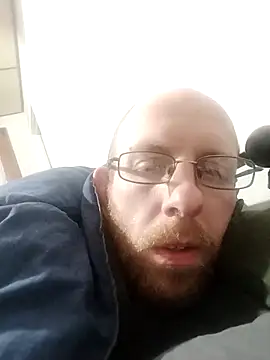 Snapshot of TaylorBlaze chatting on February 10, 1:21 am TaylorBlaze online show from February 10, 1:21 am