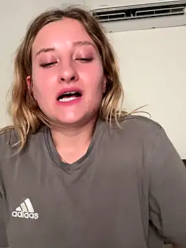 MileySummer online show from December 1, 4:29 pm