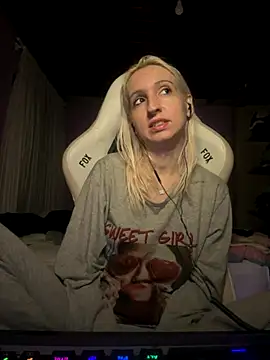 Snapshot of bunnydark00 chatting on October 30, 12:34 am bunnydark00 online show from October 30, 12:34 am