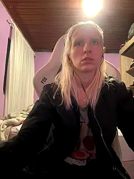 Snapshot of bunnydark00 chatting on November 8, 2:34 am bunnydark00 online show from November 8, 2:34 am