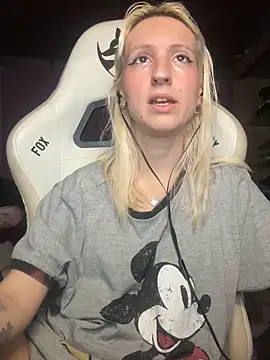 Snapshot of bunnydark00 chatting on November 19, 10:21 pm bunnydark00 online show from November 19, 10:21 pm