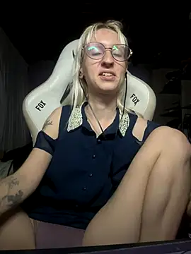 Snapshot of bunnydark00 chatting on November 22, 3:16 am bunnydark00 online show from November 22, 3:16 am