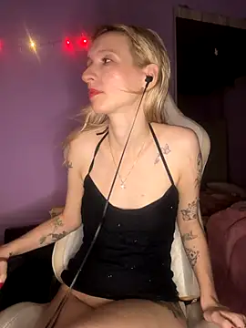 Snapshot of bunnydark00 chatting on December 13, 7:53 pm bunnydark00 online show from December 13, 7:53 pm