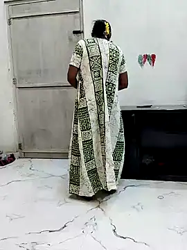 Snapshot of Queen_Dolly chatting on December 1, 6:30 pm Queen Dolly online show from December 1, 6:30 pm