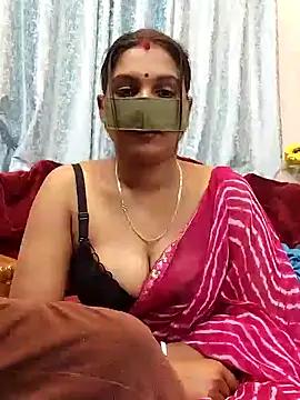 Snapshot of Queen_Dolly chatting on January 6, 5:49 pm Queen Dolly online show from January 6, 5:49 pm