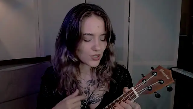 Snapshot of risha_laas chatting on December 6, 10:41 pm risha laas online show from December 6, 10:41 pm