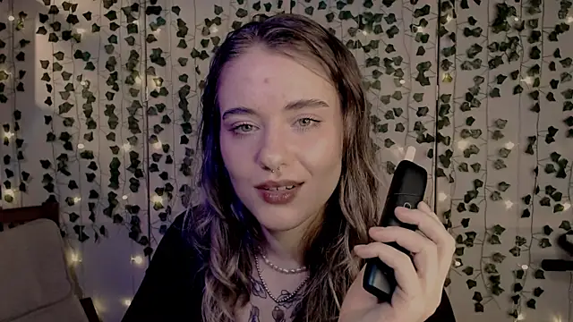 Snapshot of risha_laas chatting on January 30, 6:21 pm risha laas online show from January 30, 6:21 pm